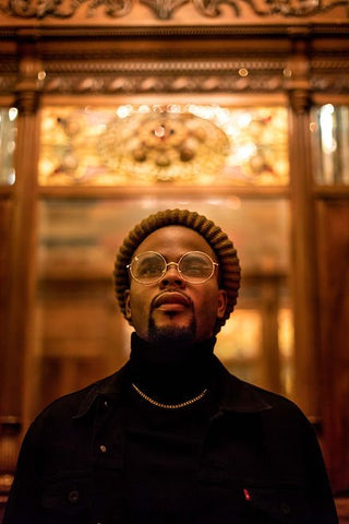 Soulful songwriter Kenny Sharp releases one of the love song's of the year in 'The Louvre'! - Kenny Sharp